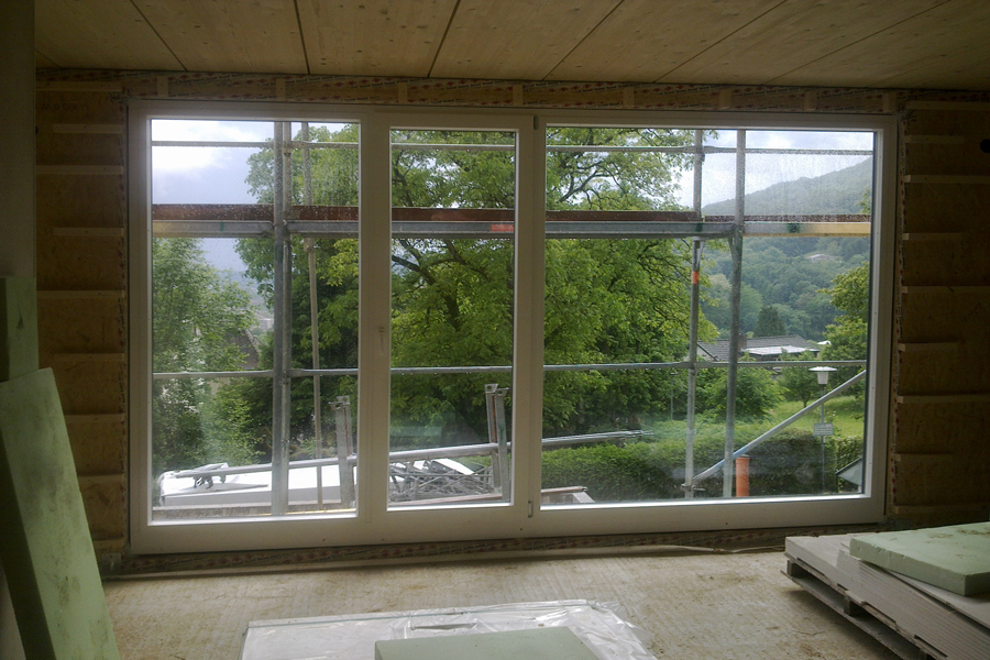 Holz Alu Fenster mit sehr guten Wärmedämmeigenschaften und herrlichem Ausblick. , Quelle: Fensterbau Frommherz