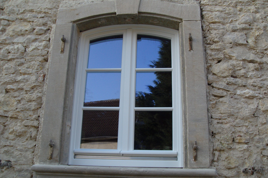 Fenster nach Denkmalschutzrichtlinien ausgeführt, Quelle: Fensterbau Frommherz Fenster nach Denkmalschutzrichtlinien ausgeführt, Quelle: Fensterbau Frommherz
