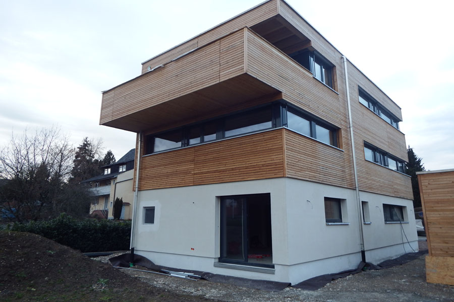 Die neu eingebauten Fenster in Holz-Alu sorgen für besten Einbruch-Schutz  und Sicherheit., Quelle: Fensterbau Frommherz